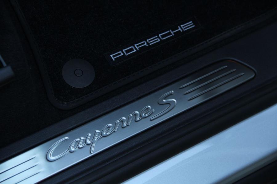 Porsche Cayenne S Diesel 2012 года  (фото 15 из 36)